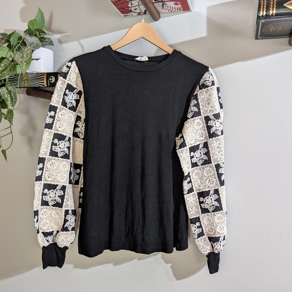 BiBi | Ribbed Crochet Sleeve Top | Size L